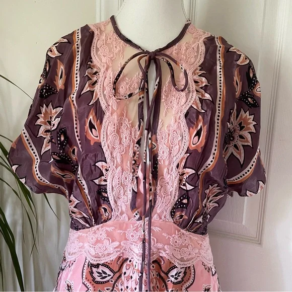 farm rio glam tapestry laces short-sleeve maxi dress FARM Rio Glam Tapestry floral-lace Dress | Pink